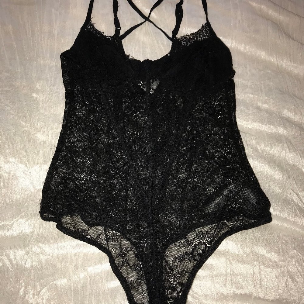 GUESS bodysuit